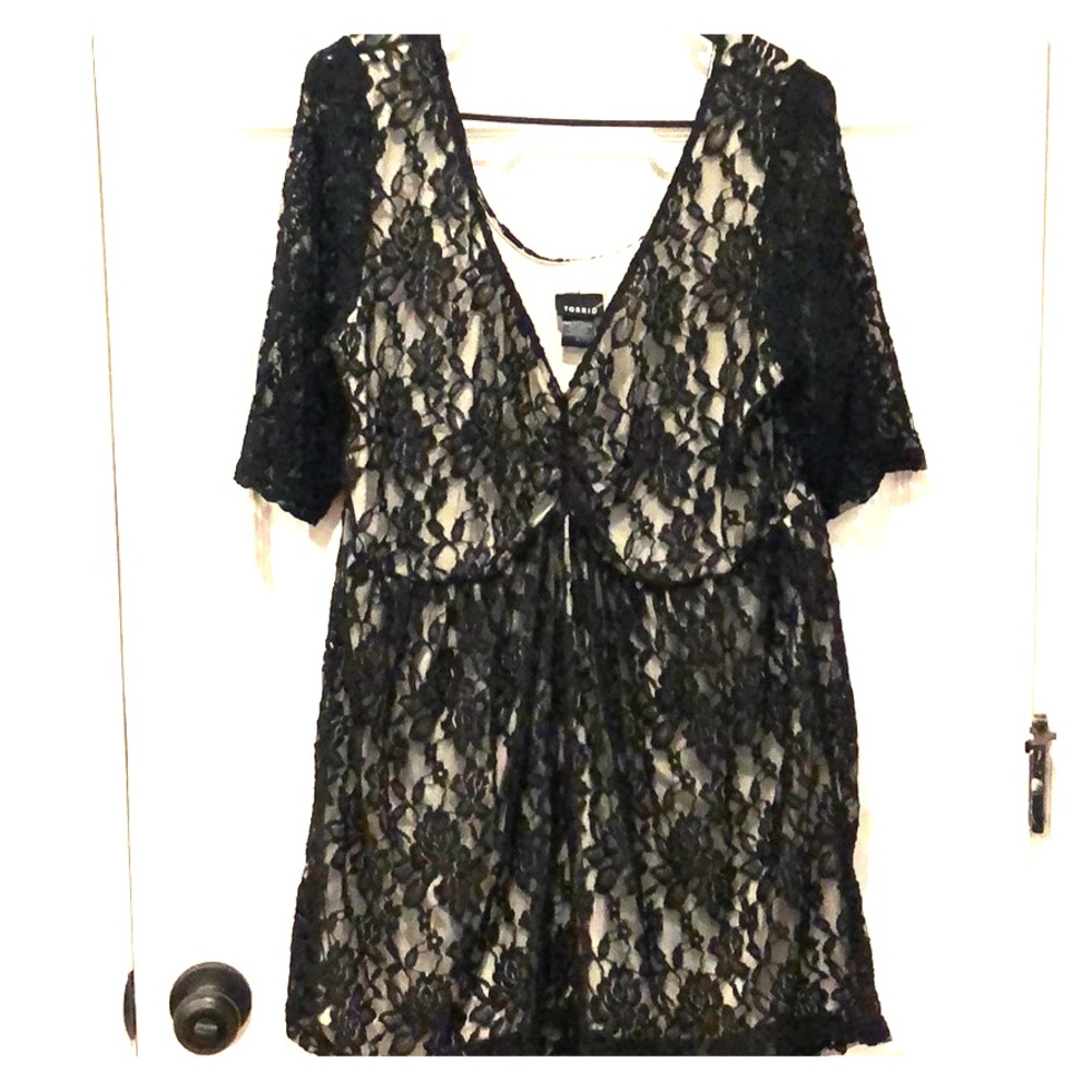 Torrid Size 2XL black and white lace top